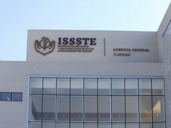 Hospital General Tláhuac del Issste, en la Ciudad de México. Foto Roberto García Ortiz / Archivo