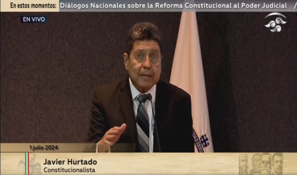El constitucionalista Javier Hurtado, durante el segundo foro Diálogo Nacional Conformación y Reorganización del Poder Judicial. Foto @CanalCongreso
