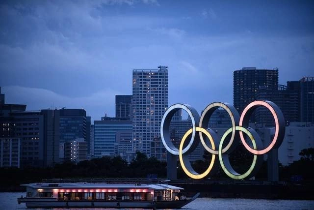 Los Juegos de Tokio de 2020, aplazados debido al coronavirus, deben tener lugar el próximo año "a cualquier precio", dijo la ministra japonesa del evento. Foto Afp / Archivo