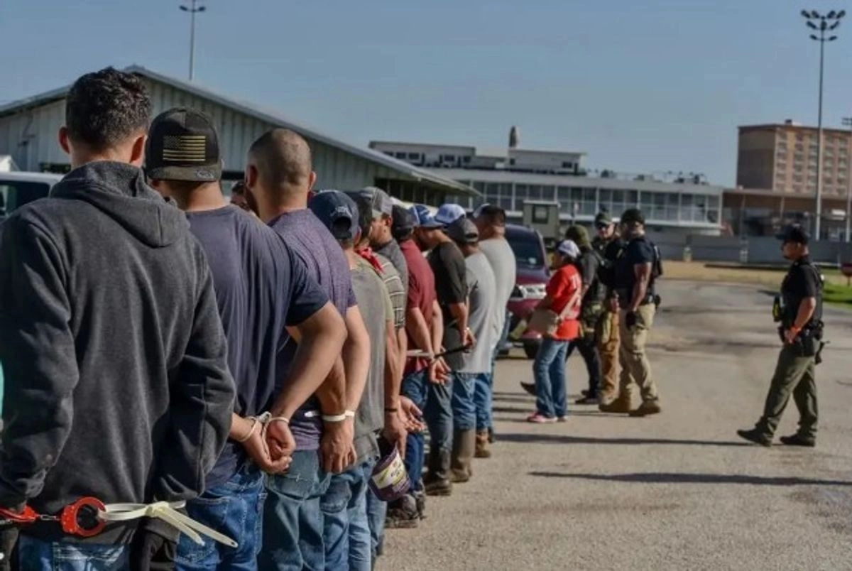 Las protecciones legales temporales son otorgadas a personas migrantes que EU considera en peligro si regresan a sus países de origen, en este caso a Venezuela y Haití. Foto 