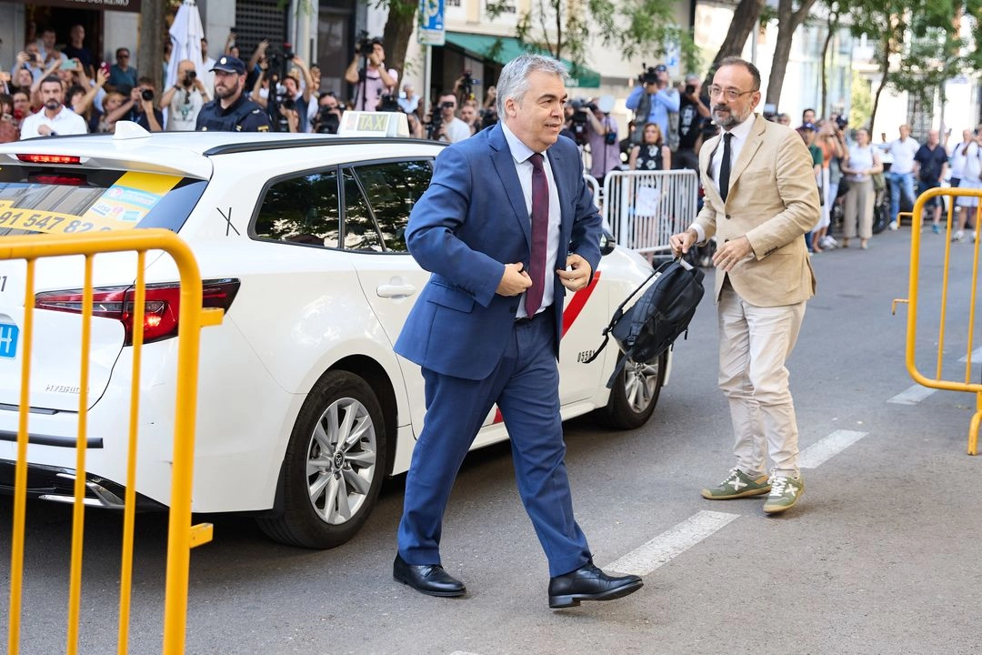 El exsecretario de Organización del PSOE Santos Cerdán a su llegada a declarar en el Tribunal Supremo, en Madrid, España, el 30 de junio de 2025.