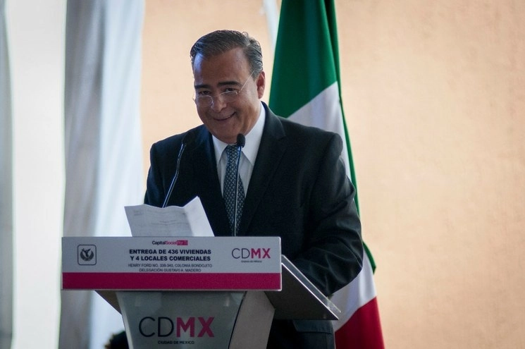 Raymundo Collins Flores, ex titular del Instituto de la Vivienda de la Ciudad de México y también de la Secretaría de Seguridad. Foto Cuartoscuro / Archivo