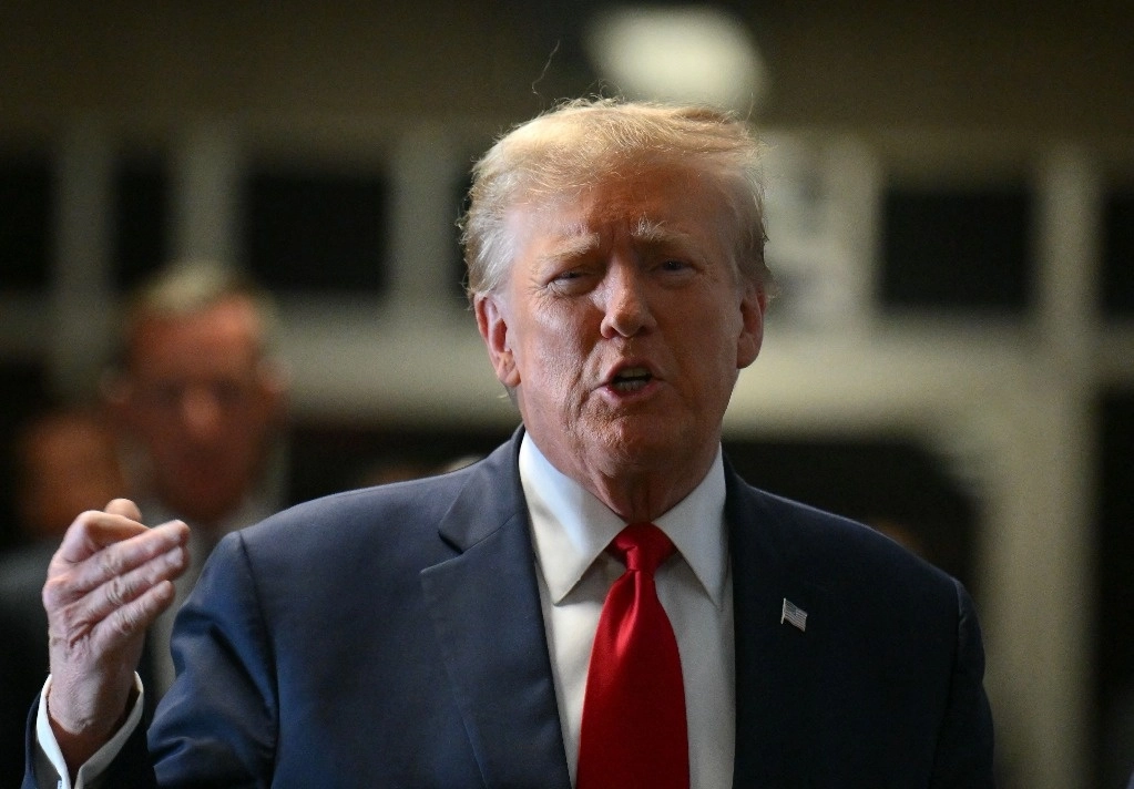 El juicio al ex presidente Donald Trump por acusaciones de pagos a cambio de silencio empezará el 25 de marzo. La imagen, a su llegada al Tribunal Penal de Manhattan en la ciudad de Nueva York, el 15 de febrero de 2024. Foto Afp 