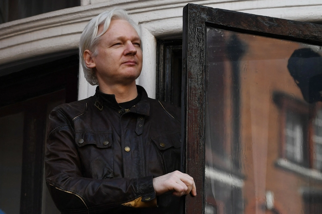 Julian Assange, fundador de ‘Wikileaks’ enfrenta una posible extradición a EU y puede ser condenado a 175 años de cárcel por publicar documentos clasificados. Foto Afp/archivo