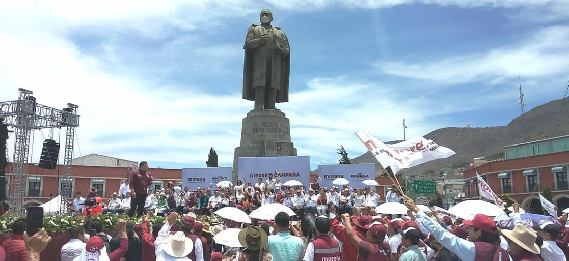 Julio Menchaca, candidato de Morena, PT y Panalh, hizo el cierre de campaña proselitista en Plaza Juárez de Pachuca, Hidalgo. Foto Juan Ricardo Montoya 