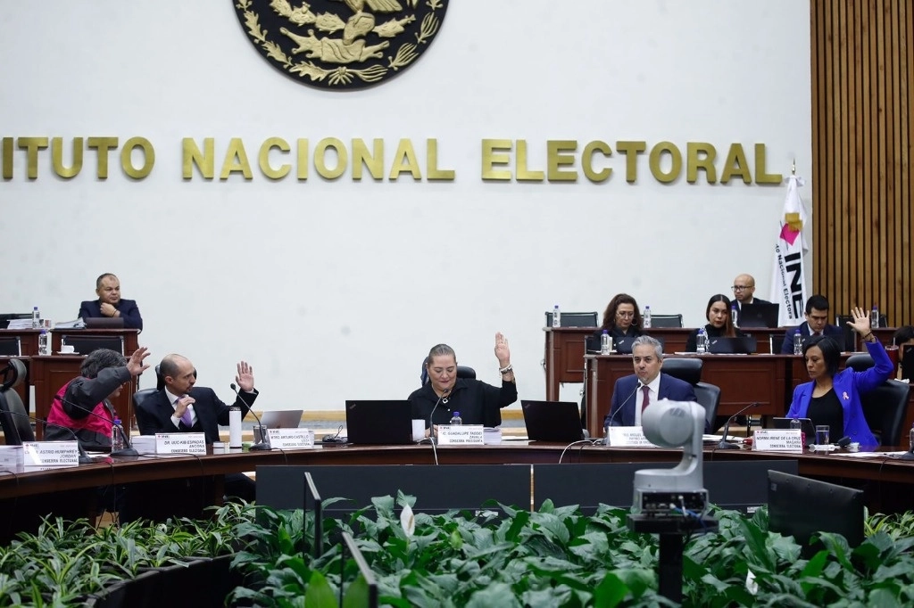 Consejeros electorales durante la sesión ordinaria del INE, en la Ciudad de México, el 25 de enero de 2024. Foto Cristina Rodríguez





