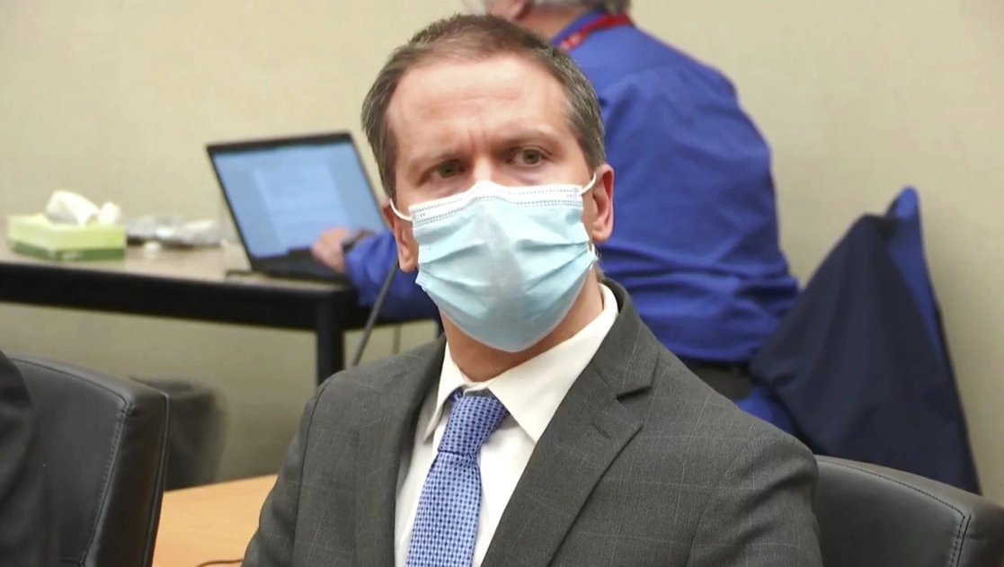 El ex policía Derek Chauvin, durante el juicio. Foto Ap