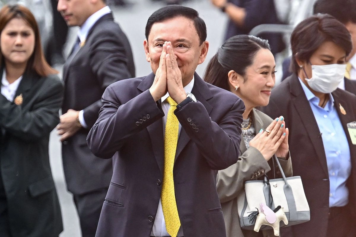El Tribunal Supremo de Tailandia dictaminó que el ex primer ministro Thaksin Shinawatra, debe ser encarcelado durante un año por no haber cumplido correctamente su condena. Foto 