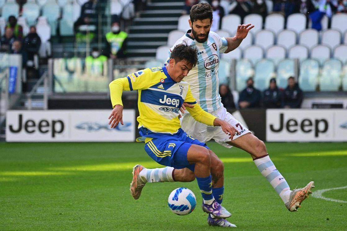 Paulo Dybala de la ‘Juve’ marcó el primer gol del partido ante el Salernitana, sotanero de la Serie A, el 20 de marzo de 2022. Foto Afp 