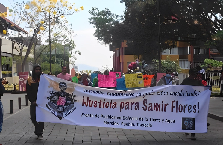 El Frente de Pueblos en Defensa de la Tierra y el Agua de Morelos, Puebla y Tlaxcala marchan exigiendo justicia para Samir Flores. Foto Maricela Morelos / Archivo