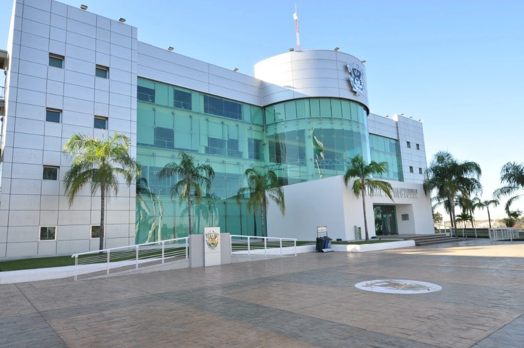 Pese a las reiteradas invitaciones a participar y a presentar una propuesta propia, las autoridades universitarias optaron por mantenerse al margen del proceso. Foto tomada de Facebook Universidad Autónoma de Sinaloa / Archivo