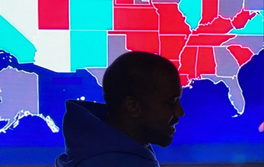 Kayne West anunció el lanzamiento de su nuevo disco ‘Donda’ desde el año pasado, vía Twitter en donde reveló la portada y la lista de temas. Foto tomada del Twitter de @kanyewest