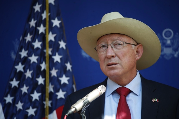 El embajador de Estados Unidos en México, Ken Salazar, indicó que se necesita una acción legislativa para encontrar respuestas duraderas e integrales, con el fin de crear un sistema de migración ordenado, seguro y humano. Foto Cristina Rodríguez / Archivo

