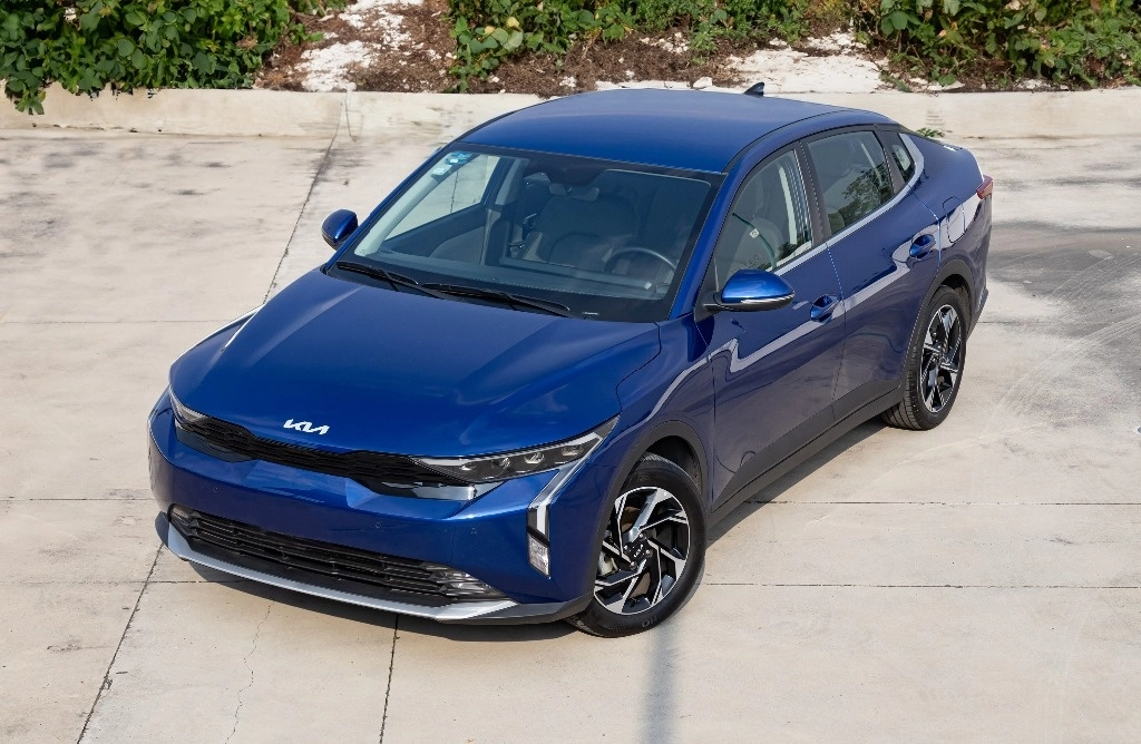 Kia K3 es el vehículo mejor posicionado de la marca asiática y el segundo subcompacto mejor vendido en México con 47 mil 119 unidades en lo que va de 2024. Foto Armando Méndez