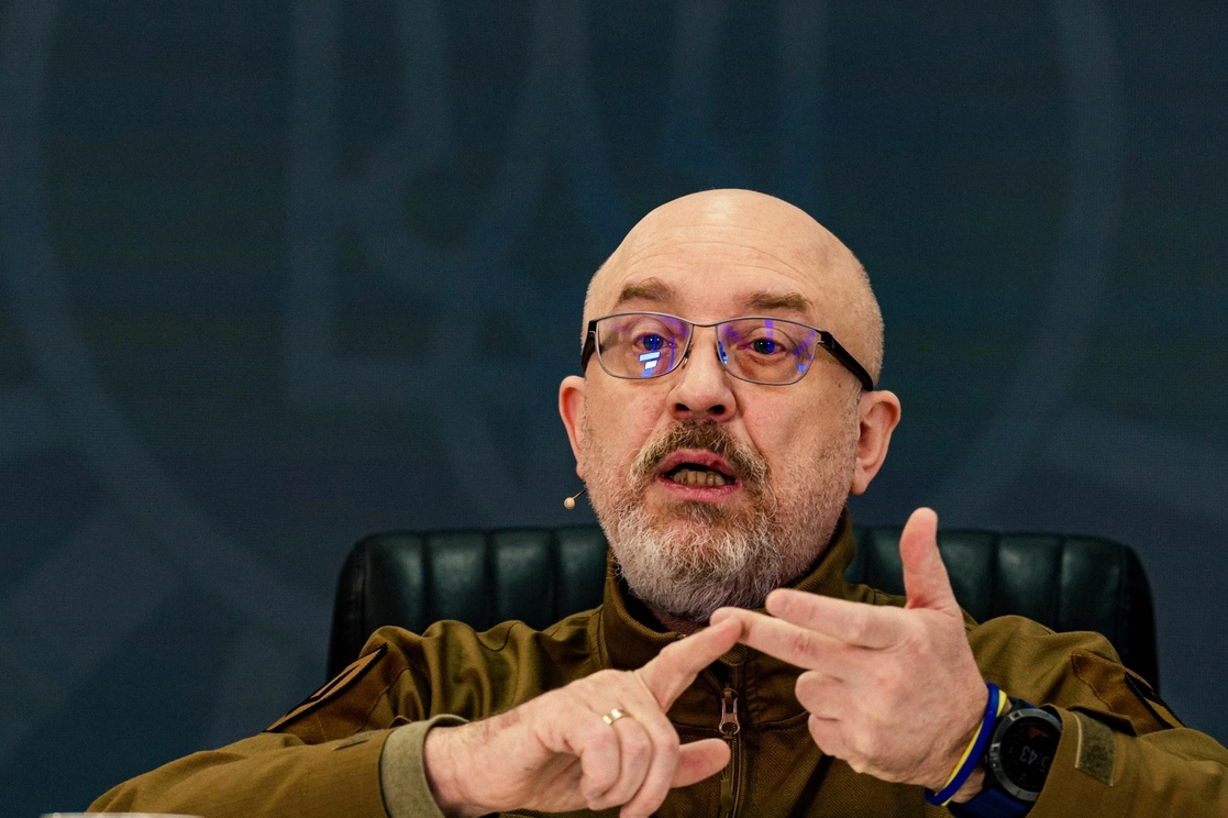 Oleksii Reznikov, ex ministro de Defensa de Ucrania, durante una conferencia en Kiev. Foto Afp