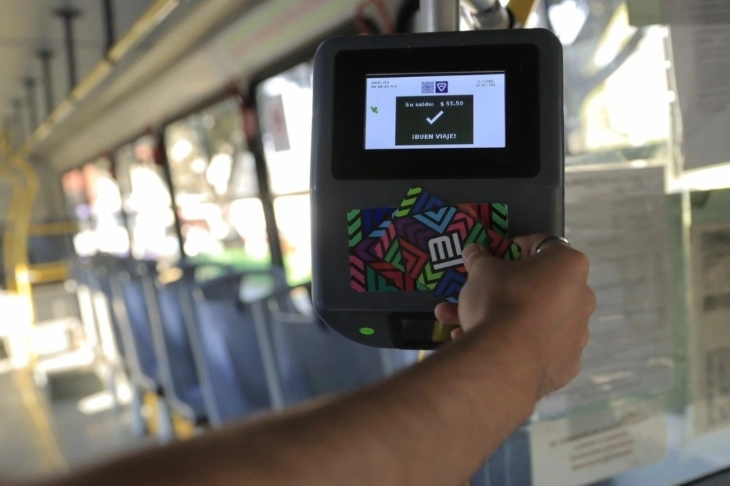 Imagen de archivo de uso de la tarjeta de movilidad. Foto STC Metro