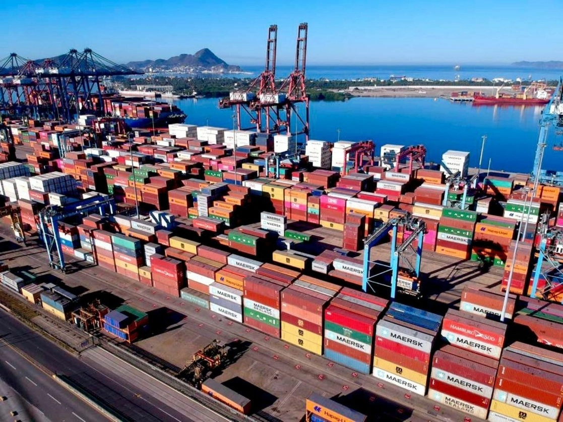 De acuerdo con el reporte de la Balanza Comercial de Mercancías de México a diciembre de 2021, las exportaciones totales ascendieron a 494 mil 225 millones de dólares, lo que representó  un avance anual de 18.5 por ciento. Foto cortesía Presidencia / Archivo
