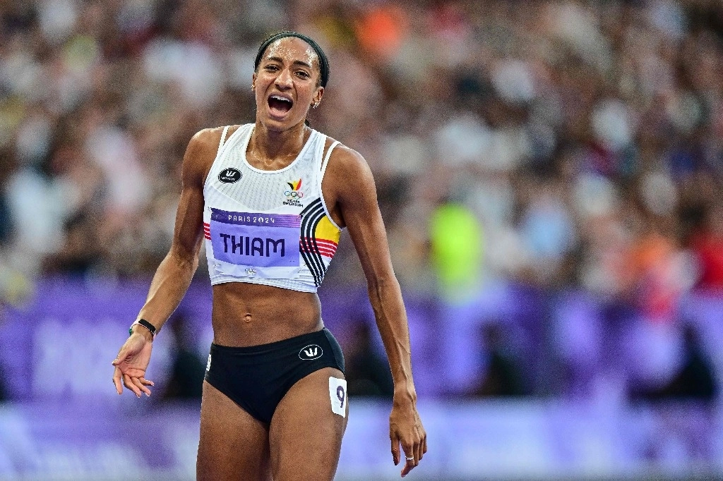 La belga Nafissatou Thiam reacciona después de competir en los 800 m de heptatlón femenino de la prueba de atletismo en los Juegos Olímpicos de París 2024 en el Stade de France en Saint-Denis, al norte de París, el 9 de agosto de 2024. Foto Afp 