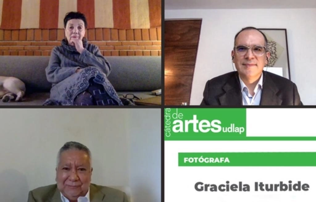 Captura de pantalla de la conferencia que ofreció Graciela Iturbide en la Cátedra de Artes UDLAP.
