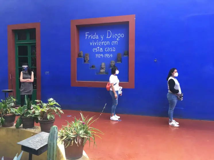 Visitantes al Museo Frida Kahlo en imagen de archivo. Foto Alondra Flores