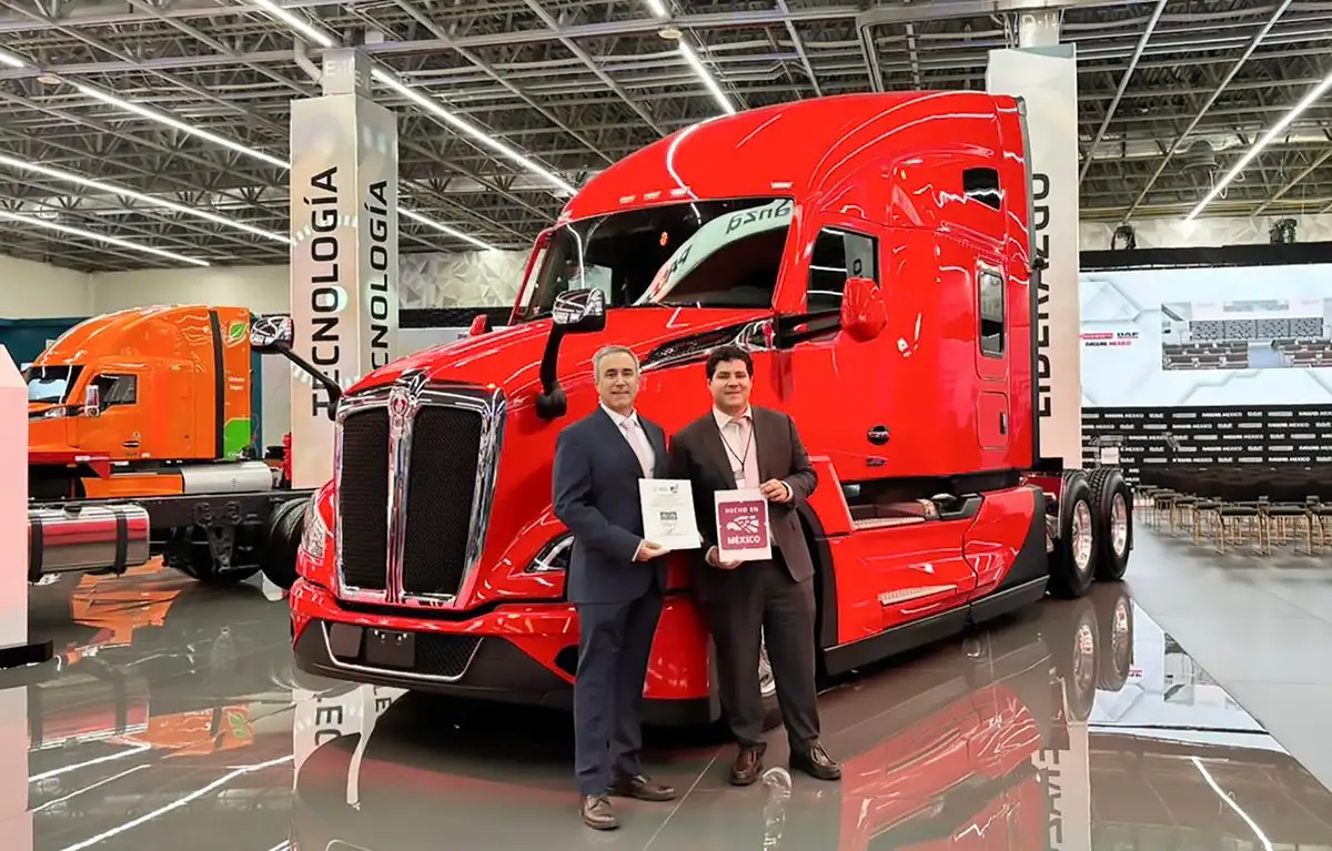 En el marco de la Expo Transporte 2025, fue otorgado a Kenworth Mexicana, la certificación “Hecho en México” por parte de la Secretaría de Economía. 