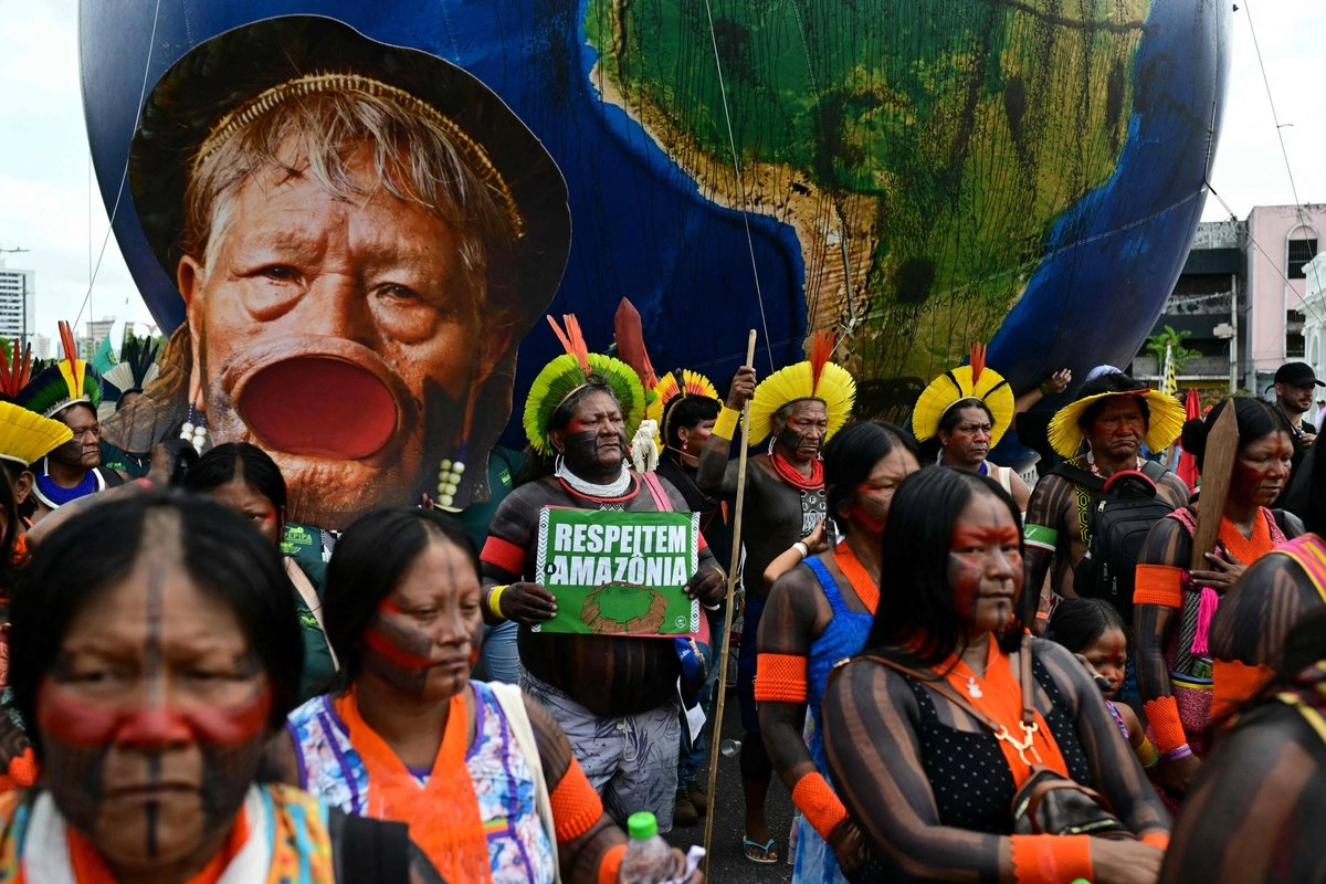 Brasil está utilizando el macroevento climático para intentar posicionarse como el campeón del capitalismo verde. Un movimiento que tiene mucho de disputa política interna, como antagonismo al negacionismo de la extrema derecha bolsonarista a un año de las elecciones presidenciales.