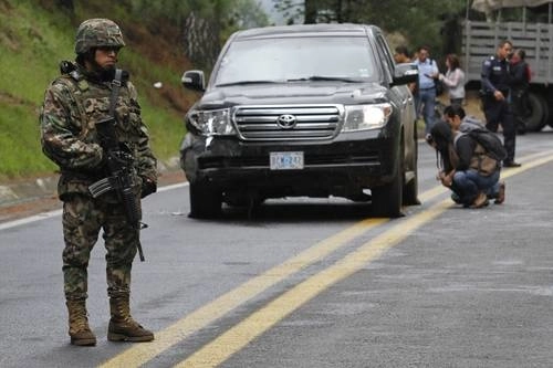 Dos integrantes de la CIA y un efectivo de la Secretaría de Marina fueron asesinados por agentes de la extinta Policía Federal el 24 de agosto de 2012, cuando viajaban en un vehículo con placas diplomáticas en Morelos. Foto Víctor Camacho / Archivo 
