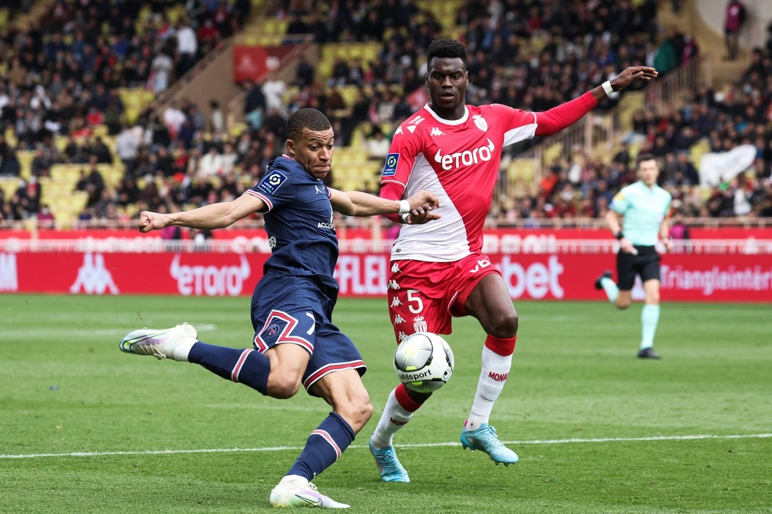 Pese a no jugar con Lionel Messi, el técnico Mauricio Pochettino alineó a su equipo titular, con Neymar y Kylian Mbappé (en la imagen) en ataque, el 20 de marzo de 2022. Foto Afp 