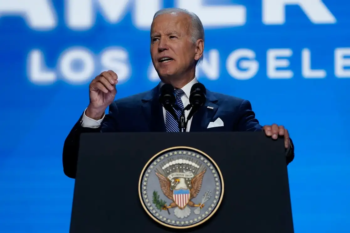 Joe Biden durante el discurso de inauguración de la Cumbre de las Américas en Los Ángeles. Foto Ap.