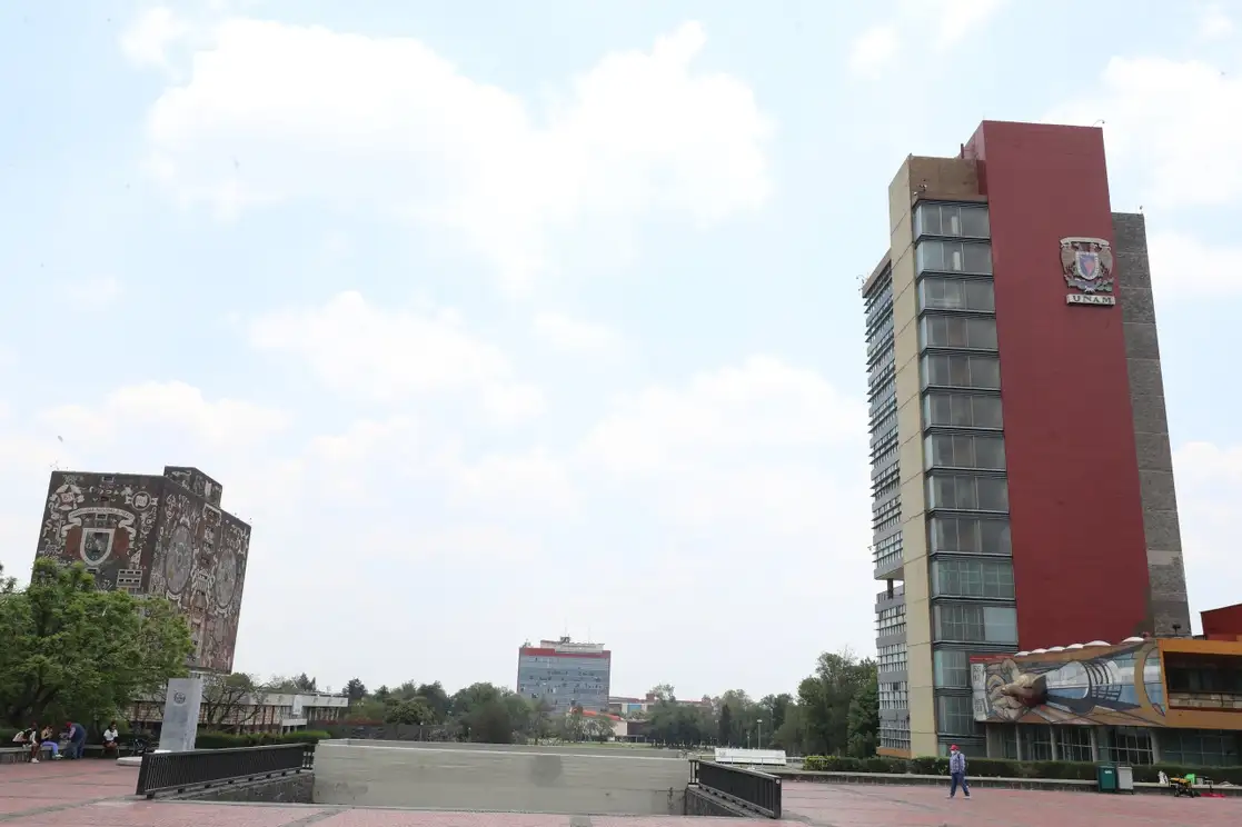 El presidente López Obrador comentó que, a nivel general, este tipo de instituciones, como la UNAM, deben ser renovadas y no quedarse a la retaguardia de los procesos de transformación. En la imagen, Ciudad Universitaria, en la capital del pais. Foto Roberto García Ortiz / Archivo