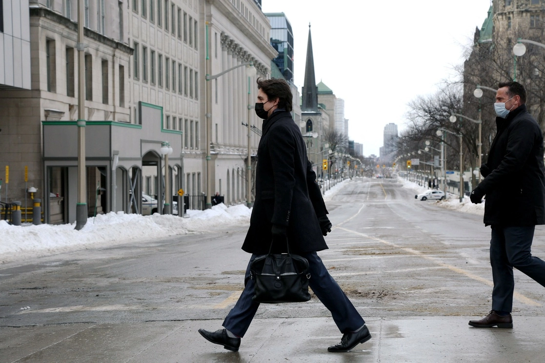El primer ministro canadiense, Justin Trudeau, previo a la conferencia de prensa en Ottawa, Ontario, Canadá, el 21 de febrero de 2022. Foto Afp