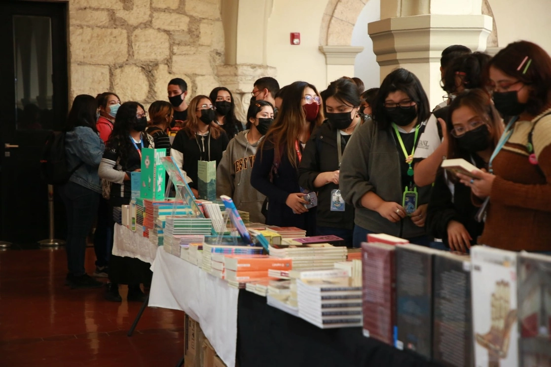 La nueva edición de la feria del libro universitario UANLeer llega a 2022 en formato híbrido. Foto tomada del Facebook CulturaUANL