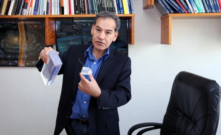 El científico destacó la necesidad de proporcionar información a los jóvenes interesados en la ciencia. Foto 'La Jornada' / Archivo