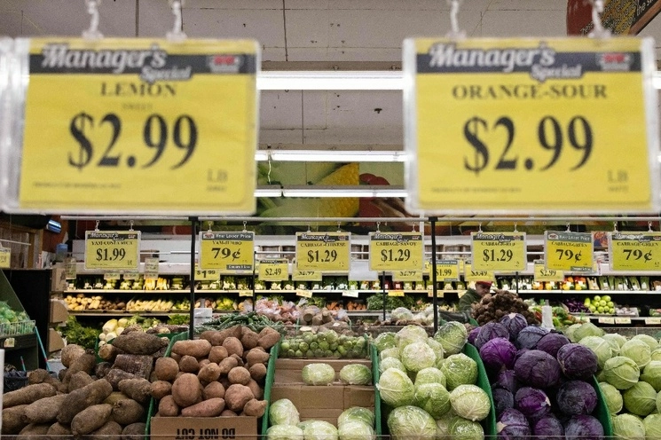 La inflación a 12 meses volvió a avanzar en julio en Estados Unidos, a 3.3 por ciento contra 3.0 en junio, según el índice PCE, la medida preferida por la Fed. Foto Afp / Archivo