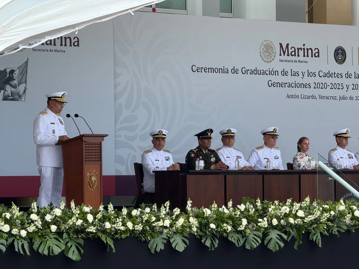 Agradeció el apoyo que en general el pueblo de México y de Veracruz han brindado a la Marina y a quienes estudiaron en la Heroica Escuela Naval Militar de Antón Lizardo, Veracruz. Foto 