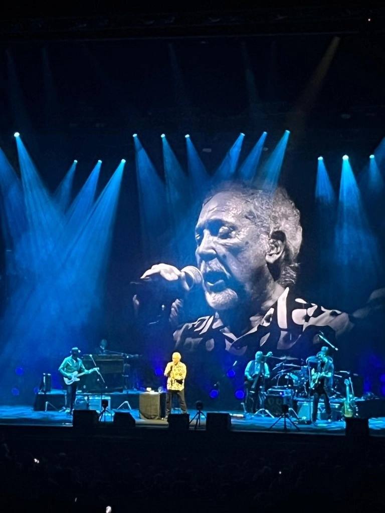 El cantante británico volvió a presentarse en México tras cinco años de ausencia. Foto Jesús Abraham Hernández.