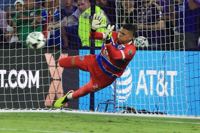 El arquero del Cruz Azul, Kevin Mier durante la tanda de penales. Foto tomada de la cuenta de X @CruzAzul