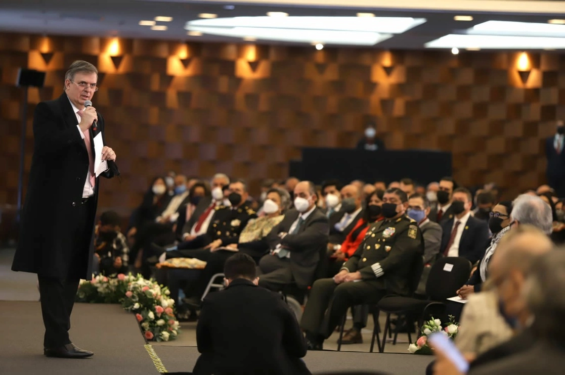 El secretario de Relaciones Exteriores, Marcelo Ebrard, durante la inauguración de la 33 reunión de embajadores y cónsules, el 10 de enero de 2022. Foto tomada del Twitter de @SRE_mx 