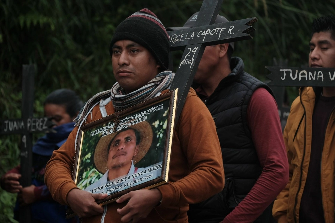 Durante la conmemoración del 24 aniversario de la masacre de 45 hombres, mujeres, niñas y niños tzotziles, perpetrado por un grupo paramilitar, el año pasado. Foto Cuartoscuro