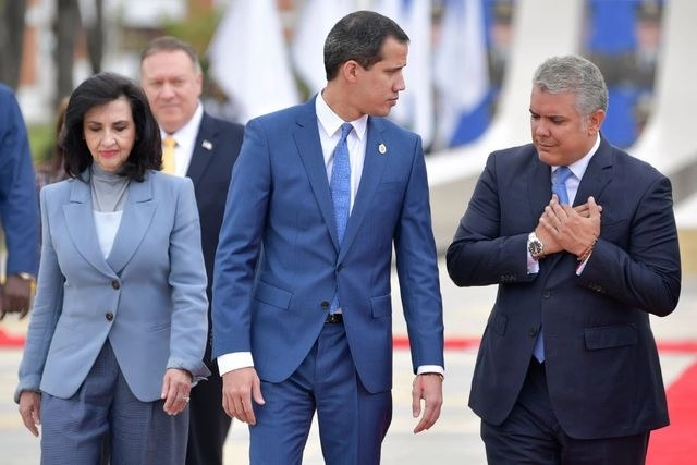 Los hechos ocurridos en la Asamblea Nacional, donde Juan Guaidó (en la imagen) perdió la Presidencia, son solamente una parte emergente de las piezas que están en juego en Venezuela. Foto Afp