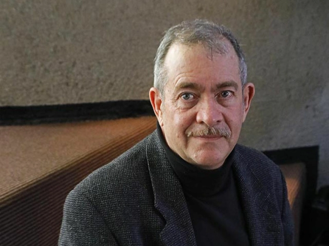 “Vivimos dos pandemias, la de la política cultural y la del coronavirus” afirmó Mario Espinosa, director de escena y promotor cultural. Foto cortesía Mario Espinosa / Archivo