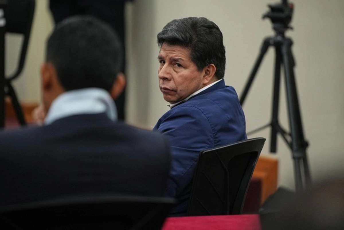 El abogado defensor del ex presidente de Perú Pedro Castillo, aseguró que la sentencia a su representado es improcedente e impugnarán en organismos internacionales. Foto 