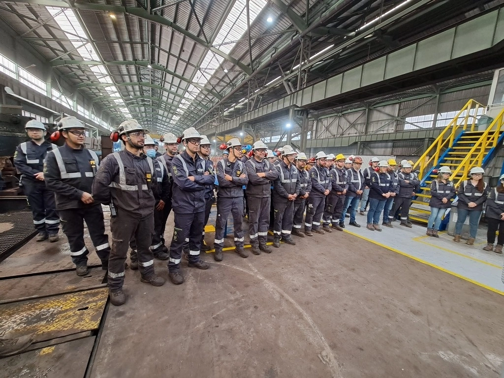 La decisión llega después de que el Ministerio de Hacienda fijara impuestos provisionales a las importaciones chinas de barras y bolas de acero, de 24.9 y 33.5 por ciento, respectivamente, tras reconocer la existencia de dumping (competencia desleal consistente en vender por debajo del costo. Foto Facebook Siderúrgica Huachipato 
