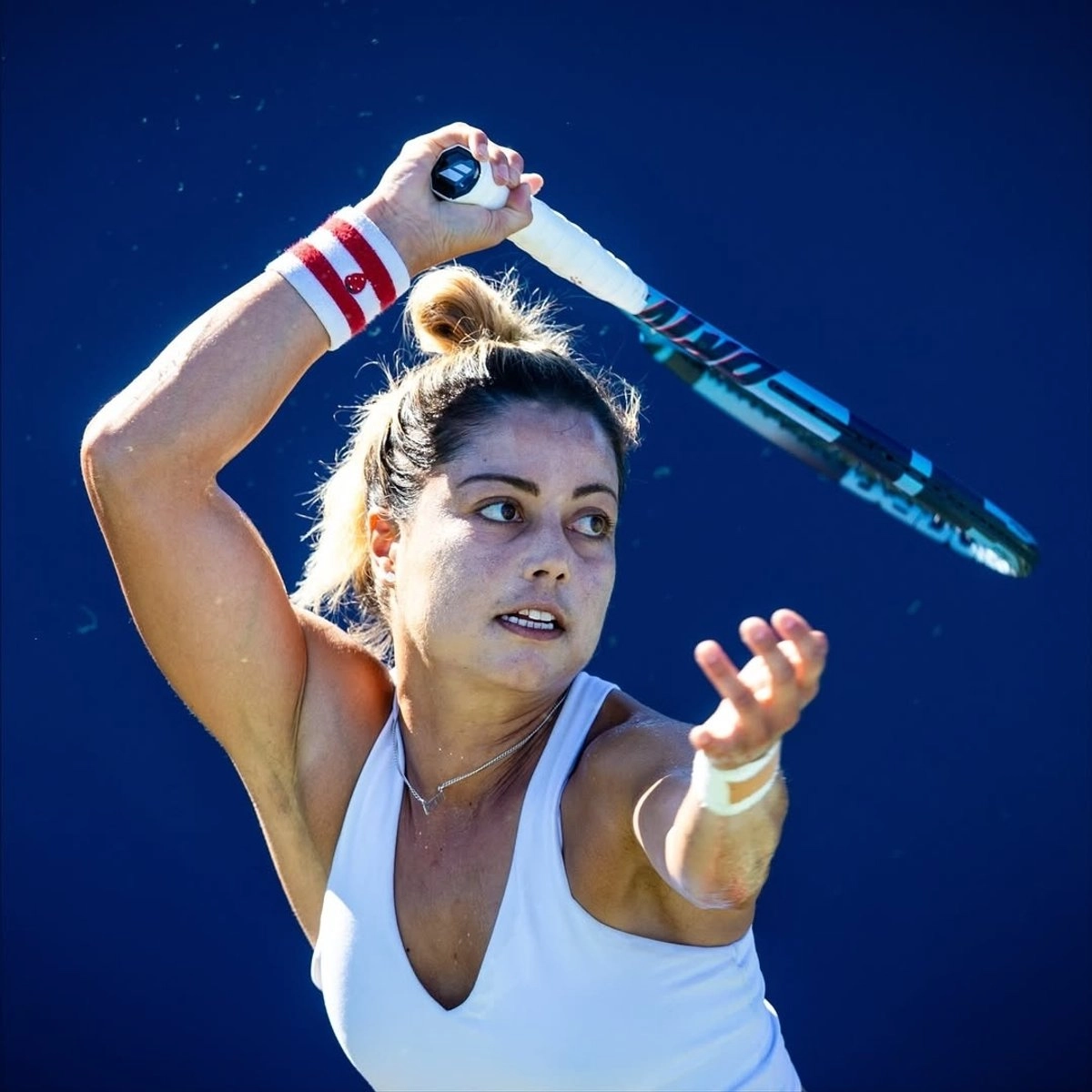 Con golpes certeros y un revés impecable, la tenista mexicana alcanzó la cuarta final de su carrera.