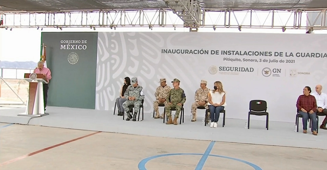El Presidente durante la inauguración de un cuartel de la Guardia Nacional. Foto Presidencia