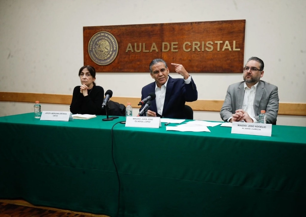 Jueces y magistrados que integran el colectivo Artículo 41 participan en la primera conferencia matutina de los jueces,  en el que se abordarán los temas relacionados a la reforma al Poder Judicial, en la Ciudad de México, el 21 de octubre de 2024. Foto Cristina Rodríguez