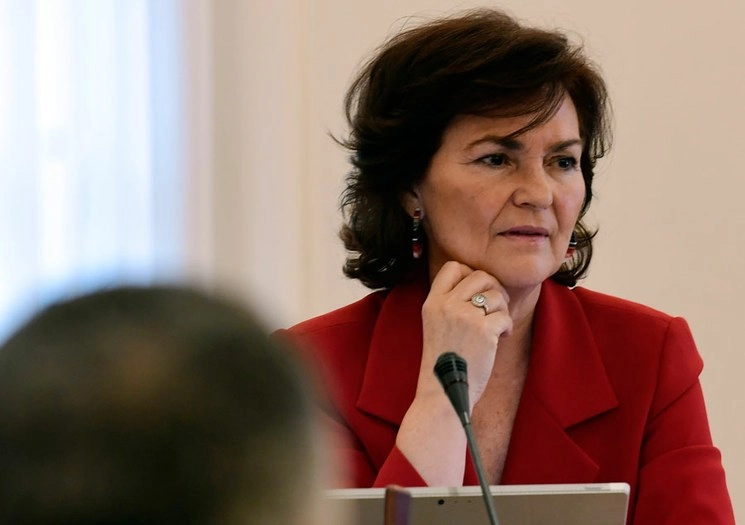 La vicepresidenta del gobierno español Carmen Calvo dio positivo por coronavirus. Foto Afp / Archivo 