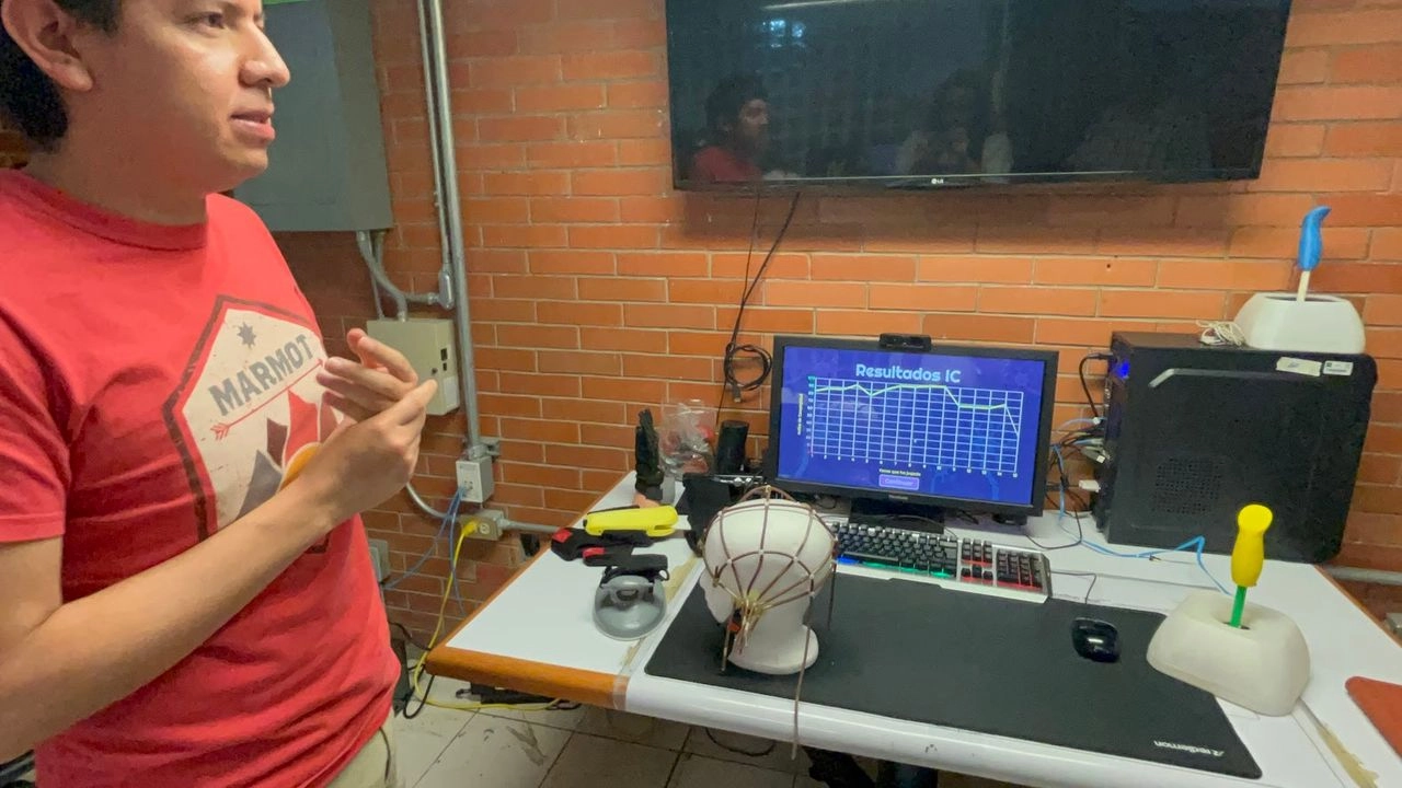 Yoás Saimon Ramírez Graullera, responsable del LANR, dijo que han creado 15 videojuegos que permiten recuperar funciones motoras y cognitivas. 