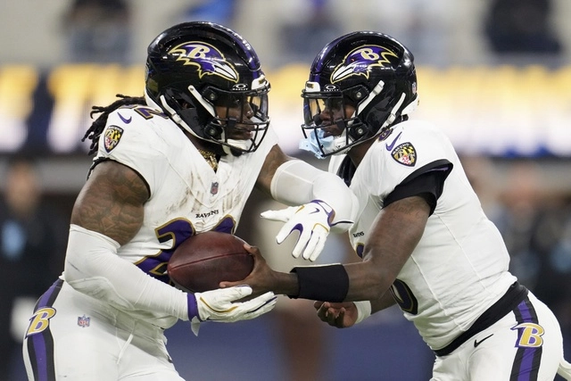 El partido se definió en el cuarto y último período, en el que Mark Andrews anotó luego de un pase de seis yardas mientras que Justice Hill lo hizo con un acarreo de 51 yardas. Foro Ap

