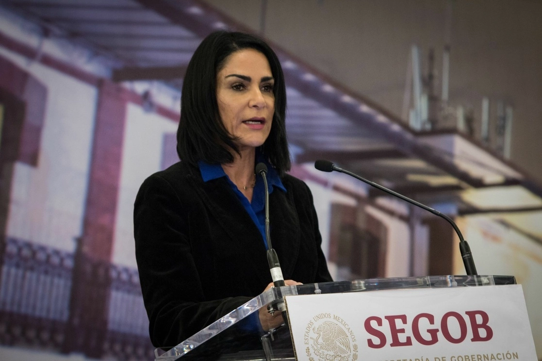 La periodista Lydia Cacho, durante la ceremonia en la cual el Estado Mexicano le pidió una disculpa por la violación de sus derechos humanos cuando fue arrestada tras la publicación de su libro "Los demonios del edén', en enero de 2019. Foto Cuartoscuro